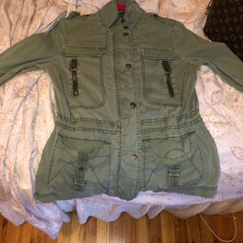 Really cute olive green jacket